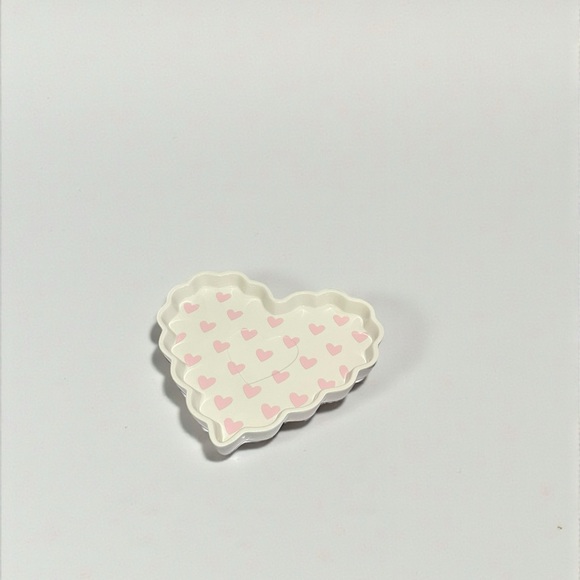 Heart Shaped Ceramic Platter With pastel Pink hearts - Picture 3 of 4